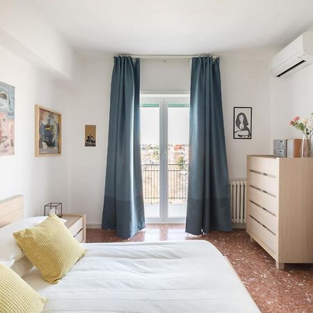 Amoretti Apartment, 6 persone, 3 camere, 2 bagni, balcone, Wi-Fi, Metro B Monti Tiburtini Roma Esterno foto