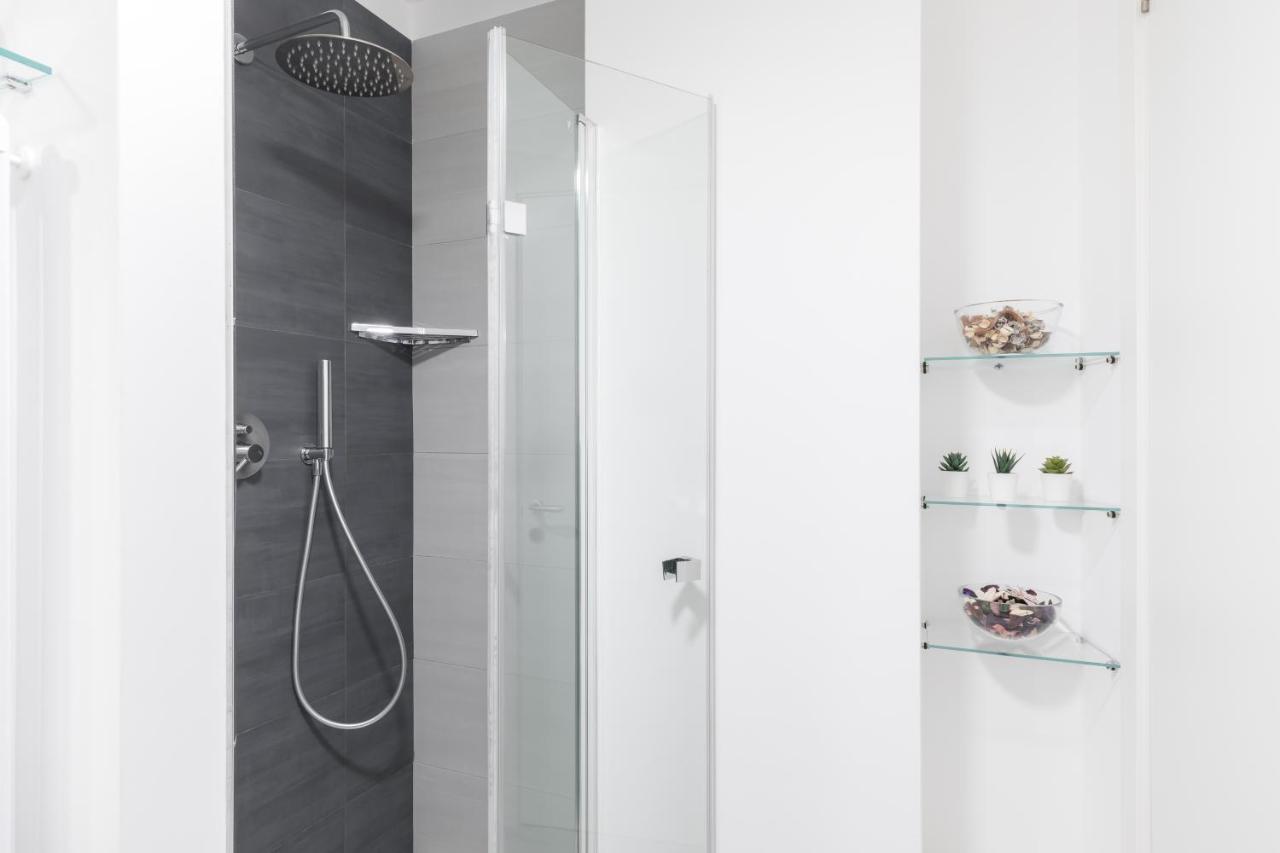 Amoretti Apartment, 6 persone, 3 camere, 2 bagni, balcone, Wi-Fi, Metro B Monti Tiburtini Roma Esterno foto