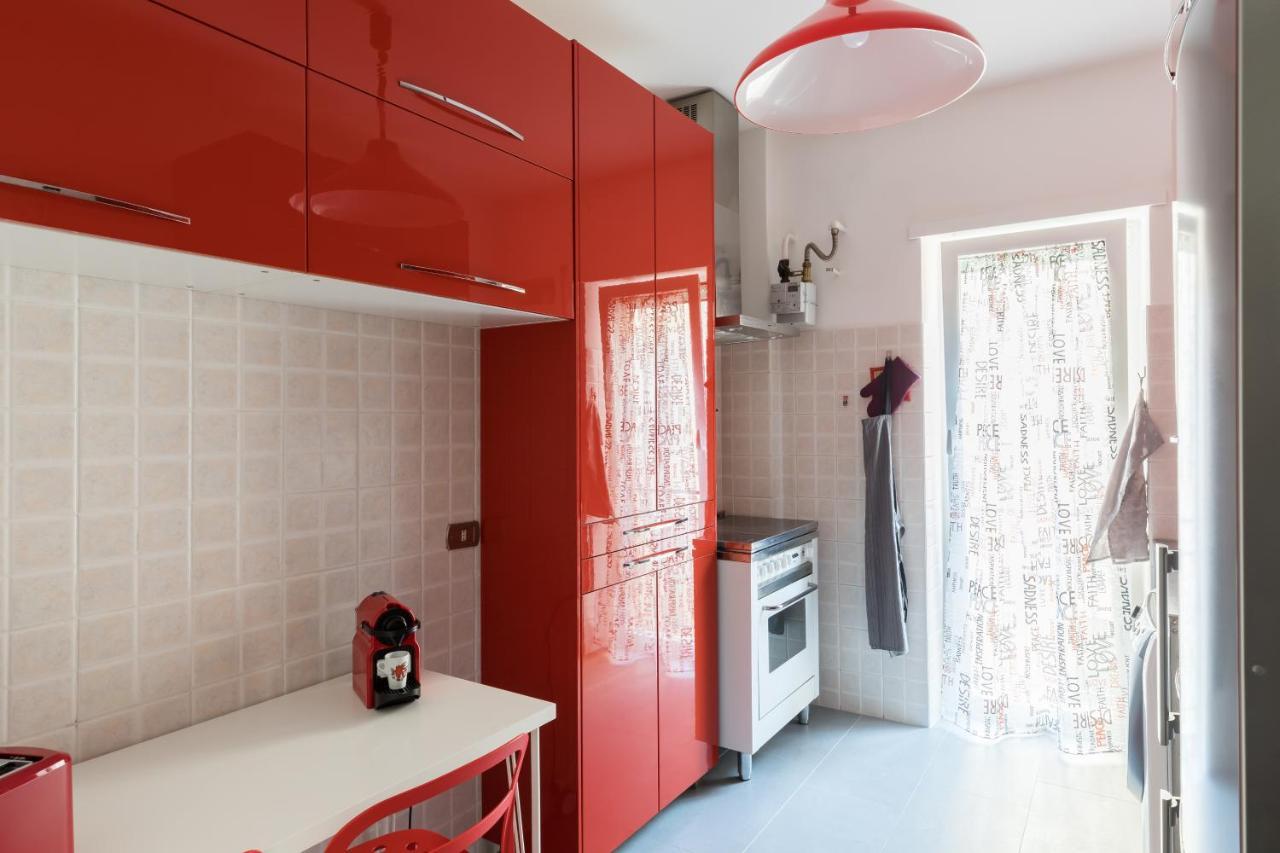 Amoretti Apartment, 6 persone, 3 camere, 2 bagni, balcone, Wi-Fi, Metro B Monti Tiburtini Roma Esterno foto