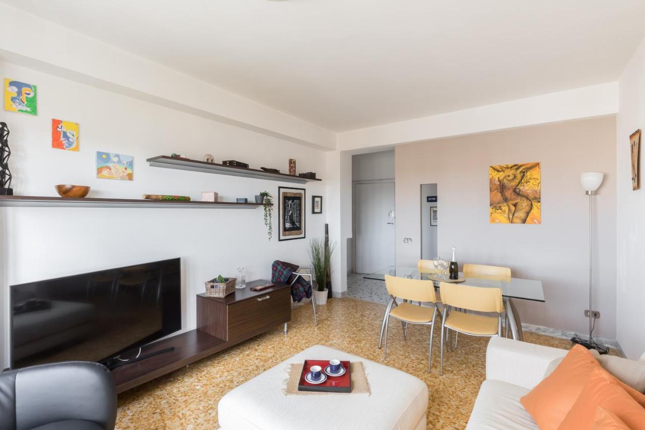 Amoretti Apartment, 6 persone, 3 camere, 2 bagni, balcone, Wi-Fi, Metro B Monti Tiburtini Roma Esterno foto