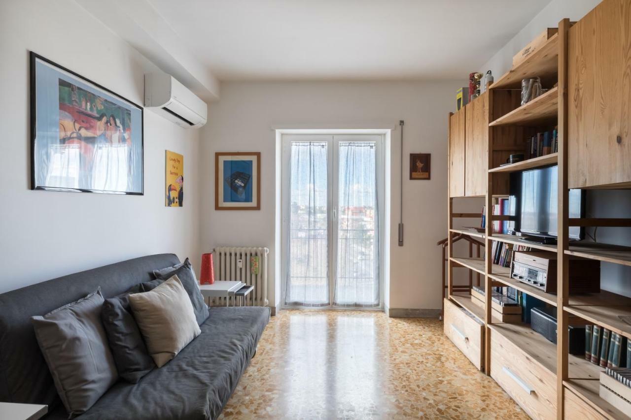 Amoretti Apartment, 6 persone, 3 camere, 2 bagni, balcone, Wi-Fi, Metro B Monti Tiburtini Roma Esterno foto